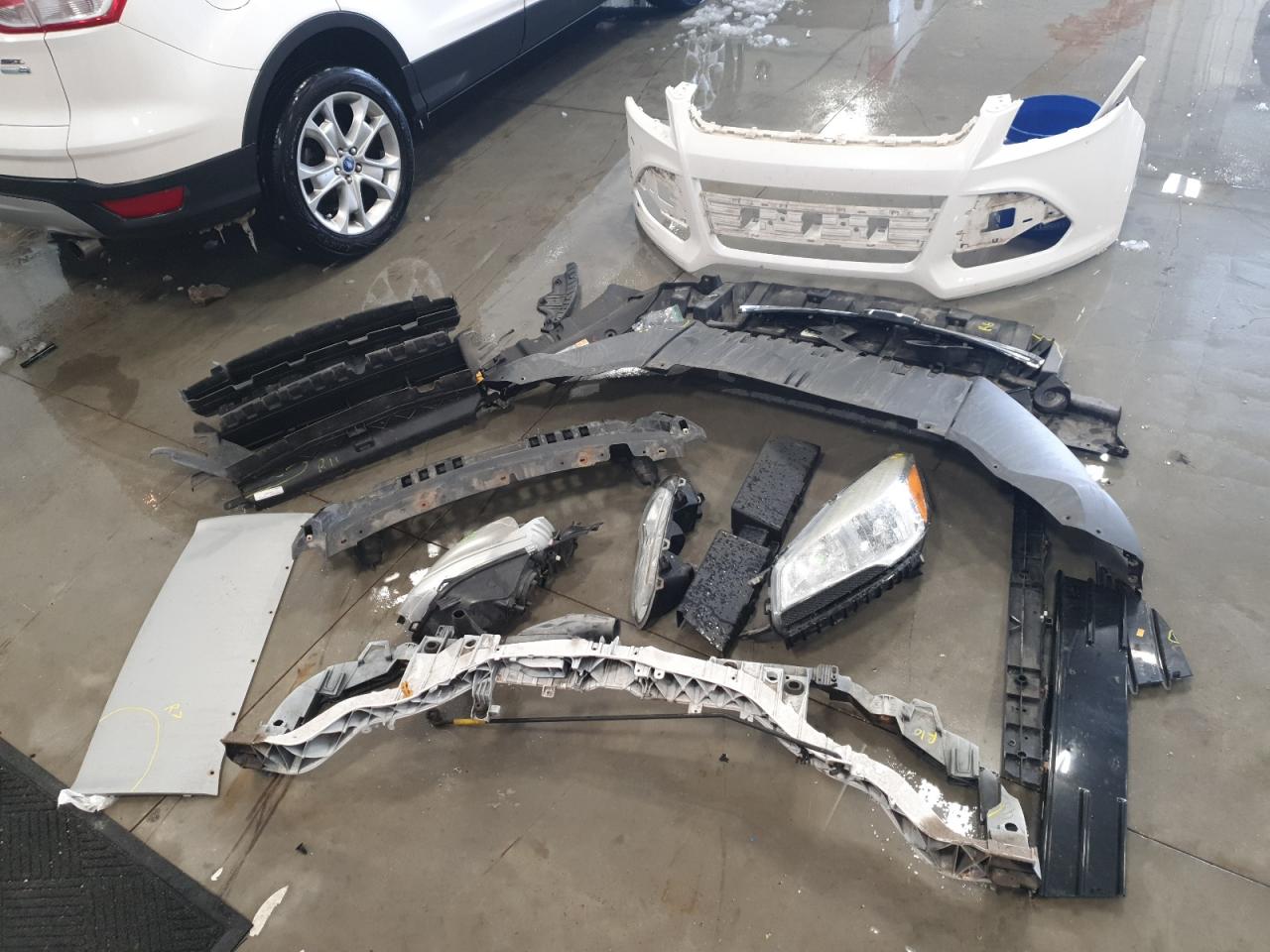 2013 Ford Escape VIN 1FMCU9H90DUC81235 Copart auction photo, front end damage thumbnail 13