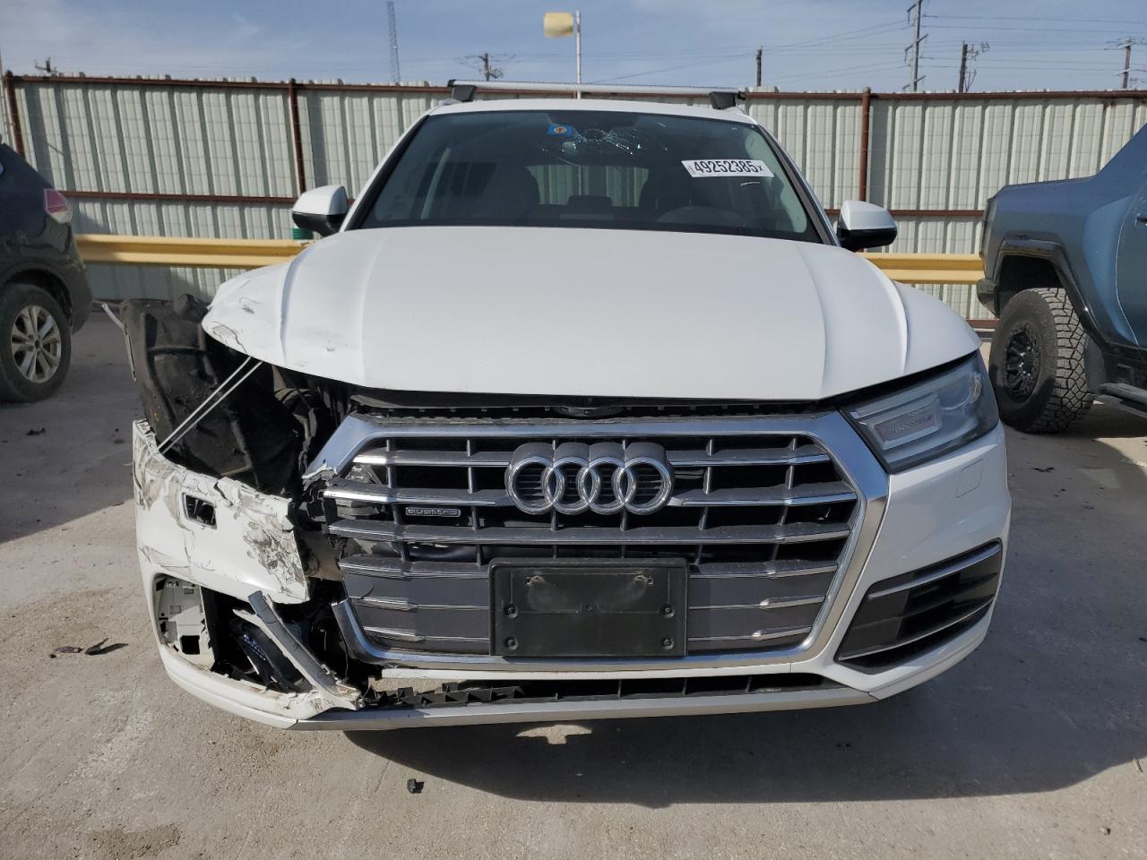 2019 Audi Q5 VIN WA1ANAFY5K2027737 Copart auction photo, front end / minor dent/scratches damage thumbnail 5