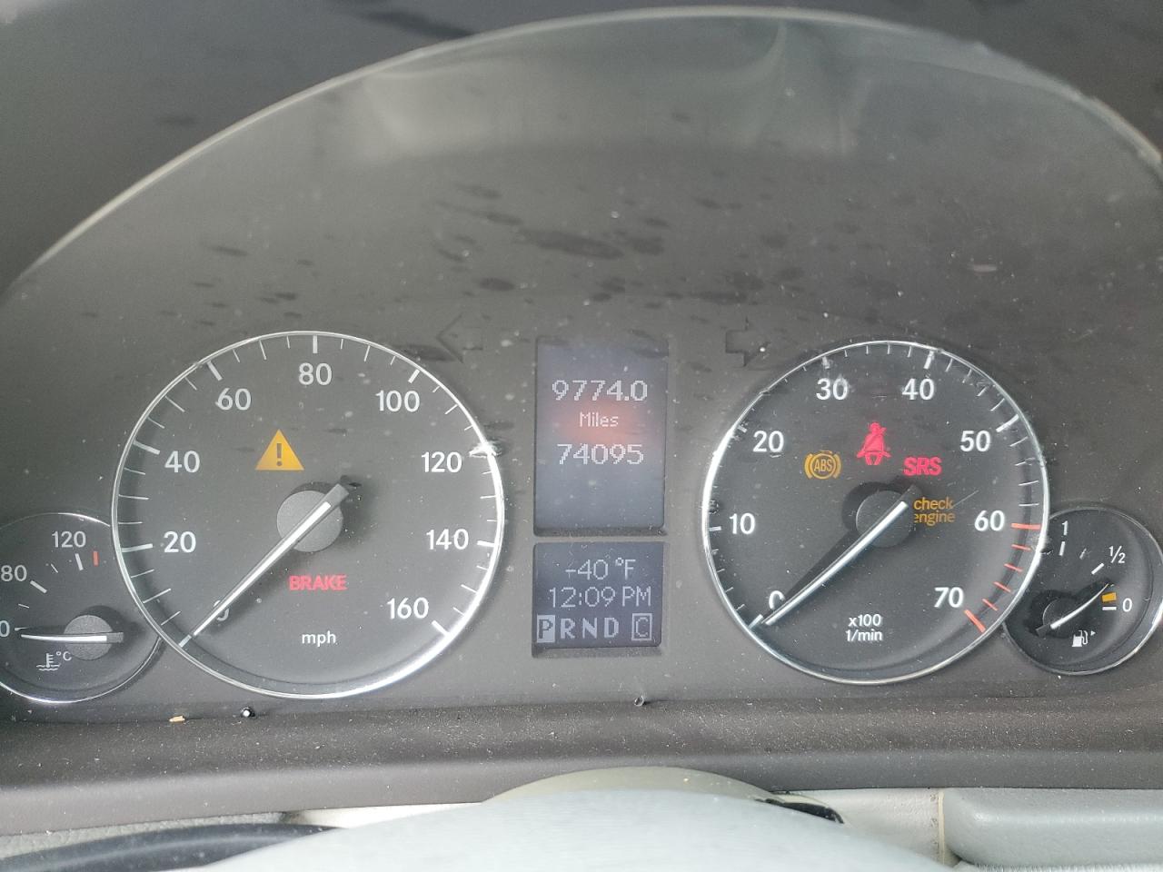 2005 Mercedes-Benz C-klasse VIN WDBRF61JX5F577623 Copart auction photo, front end damage thumbnail 9
