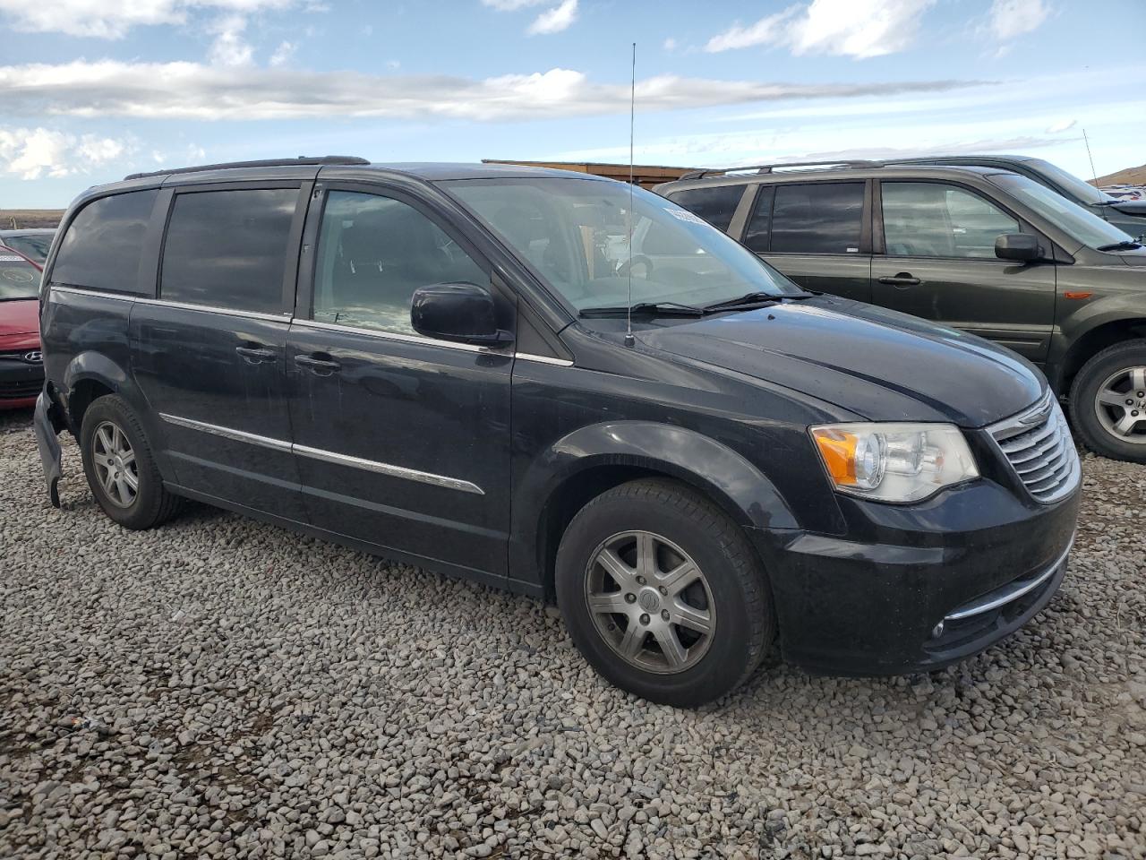 2013 Chrysler Town & Country VIN 2C4RC1BG2DR630810 Copart auction photo, rear end damage thumbnail 4