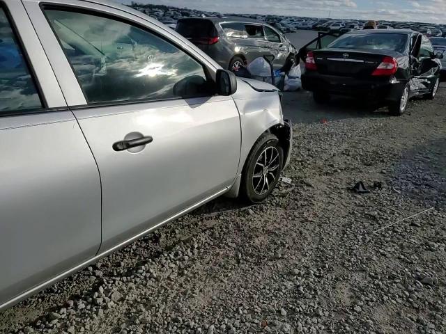 2015 Nissan Versa VIN 3N1CN7AP6FL910902 Copart auction photo, front end / minor dent/scratches damage thumbnail 10