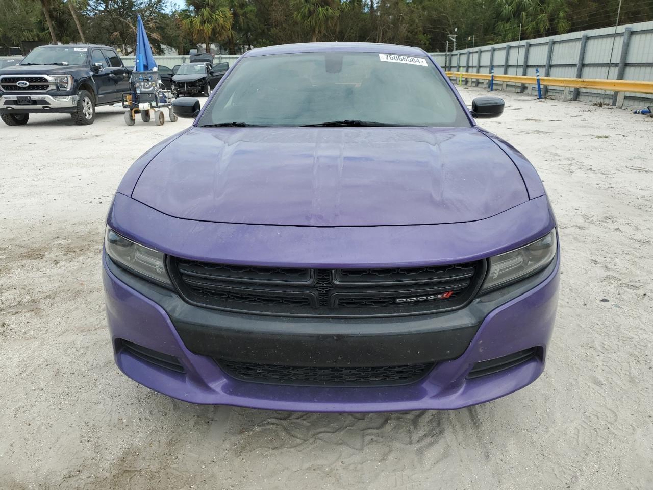 2019 Dodge Charger VIN 2C3CDXJG8KH743398 Copart auction photo, water/flood / minor dent/scratches damage thumbnail 5