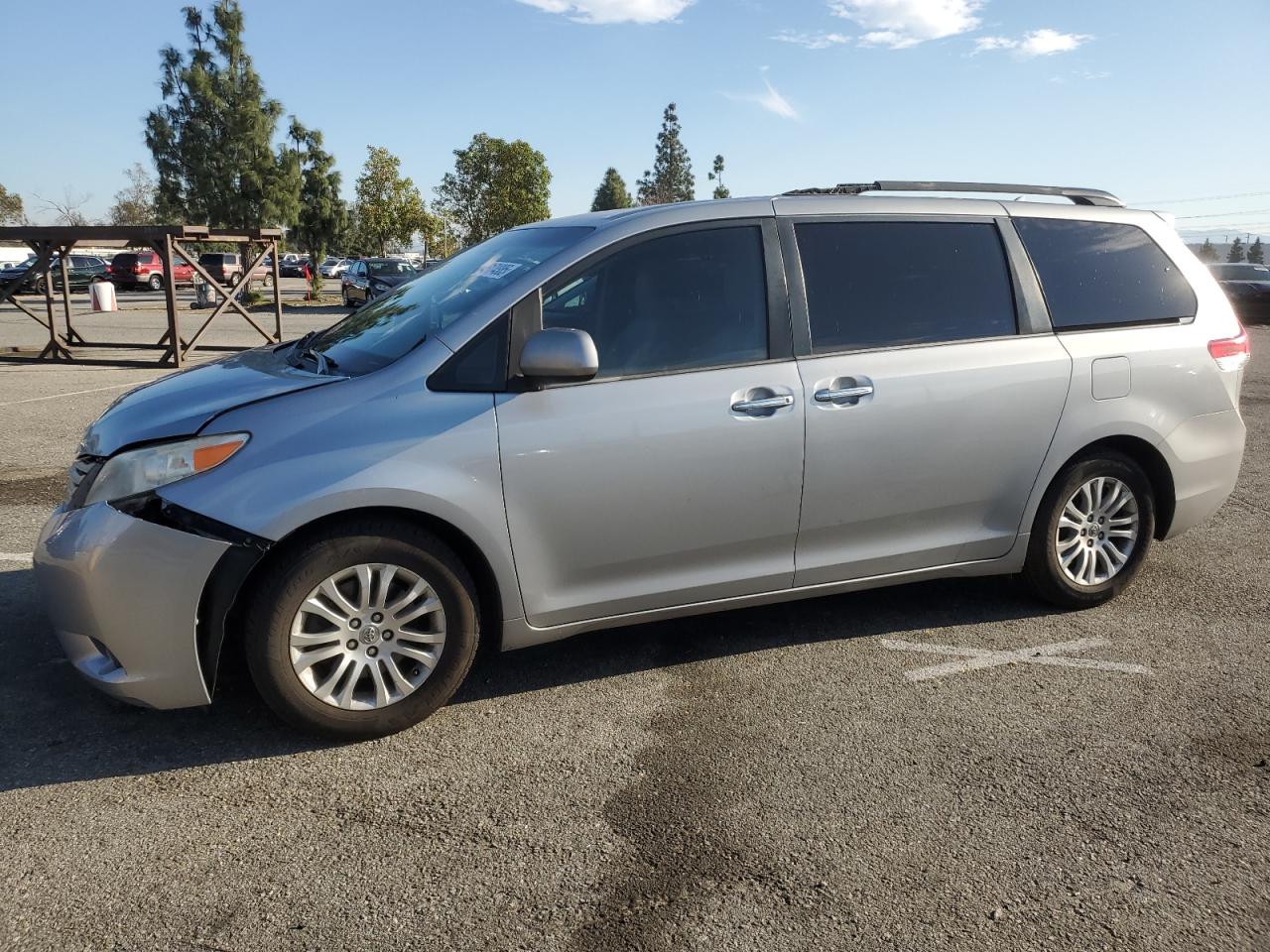 2014 Toyota Sienna VIN 5TDYK3DC8ES472826