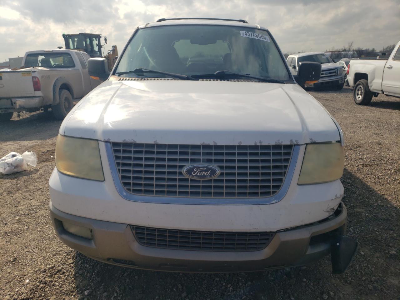 2004 Ford Expedition VIN 1FMEU17WX4LA99095 Copart auction photo, side / front end damage thumbnail 5
