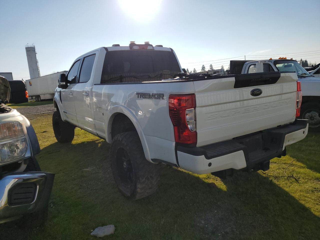 2022 Ford F250 VIN 1FT8W2BT4NEE40317 Copart auction photo, front end / rear end damage thumbnail 2