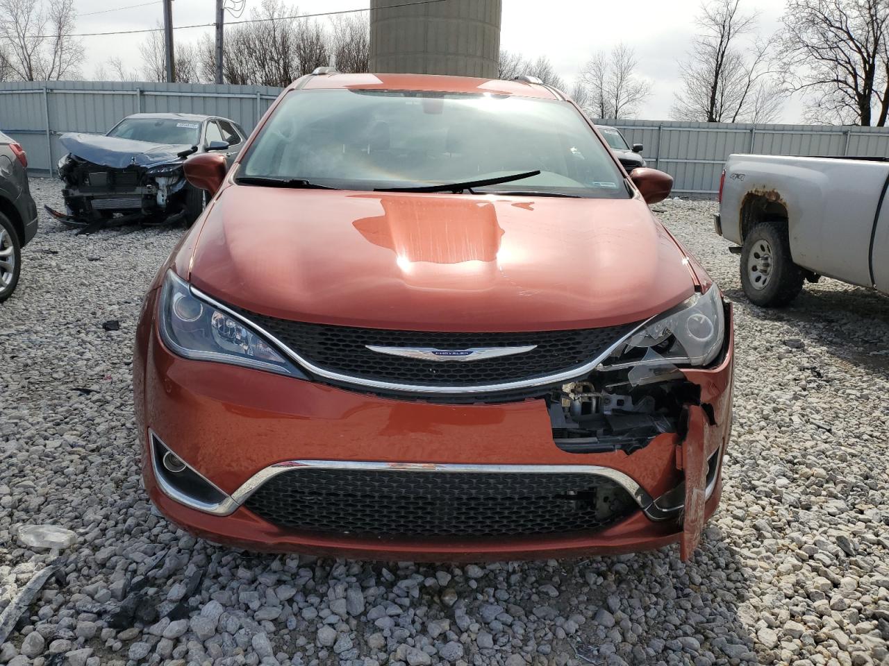 2018 Chrysler Pacifica VIN 2C4RC1BG7JR193611 Copart auction photo, front end damage thumbnail 5