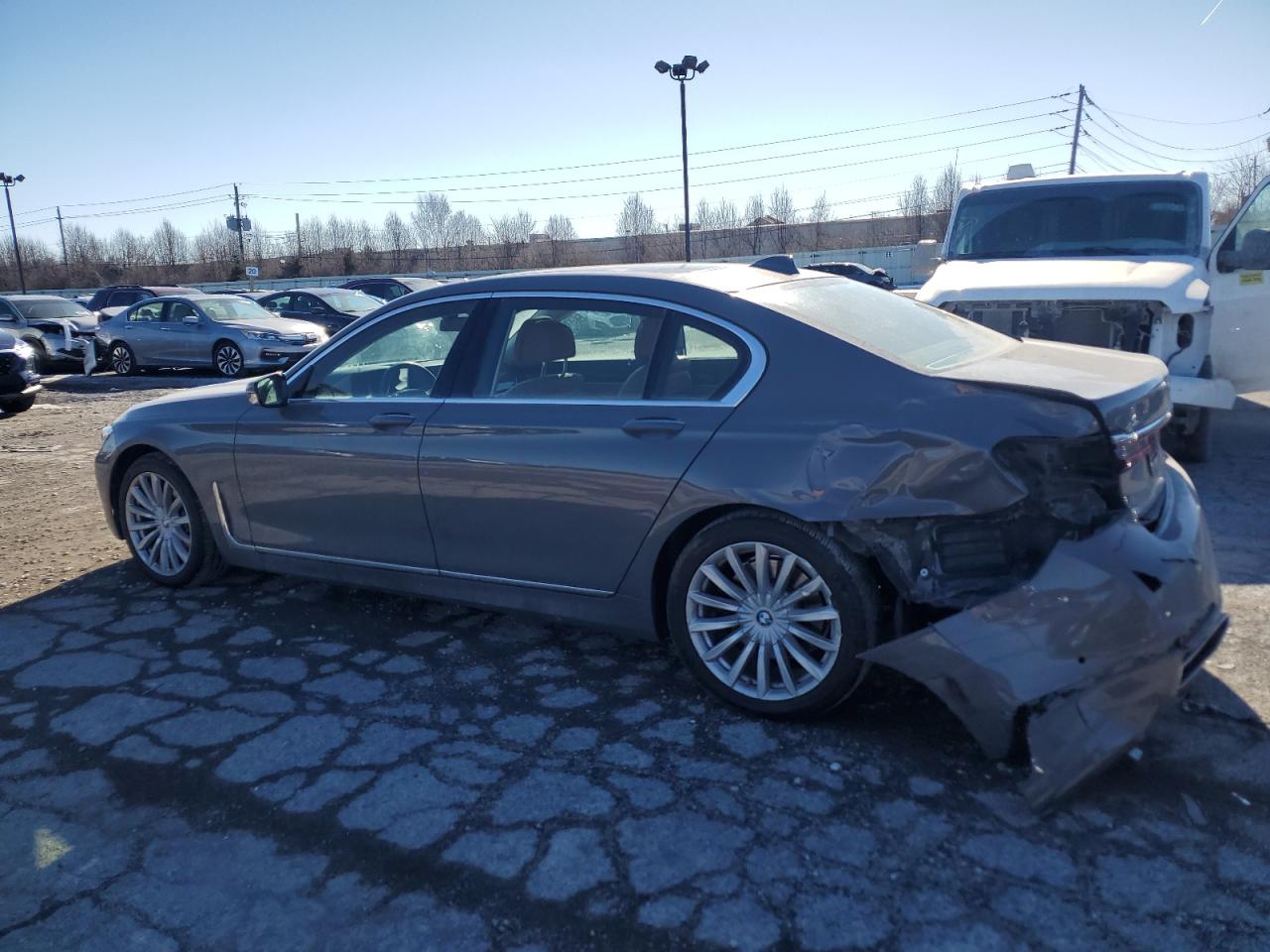 2022 BMW 7er VIN WBA7T4C04NCH30881 Copart auction photo, rear end damage thumbnail 2