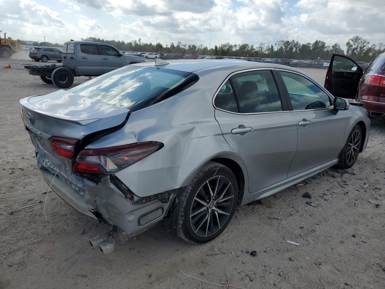 2021 Toyota Camry VIN 4T1G11BK8MU025898 Copart auction photo, rear end / front end damage thumbnail 3