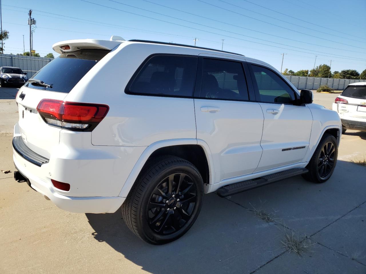 2017 Jeep Grand Cherokee VIN 1C4RJEAG2HC952795 Copart auction photo, hail / minor dent/scratches damage thumbnail 3