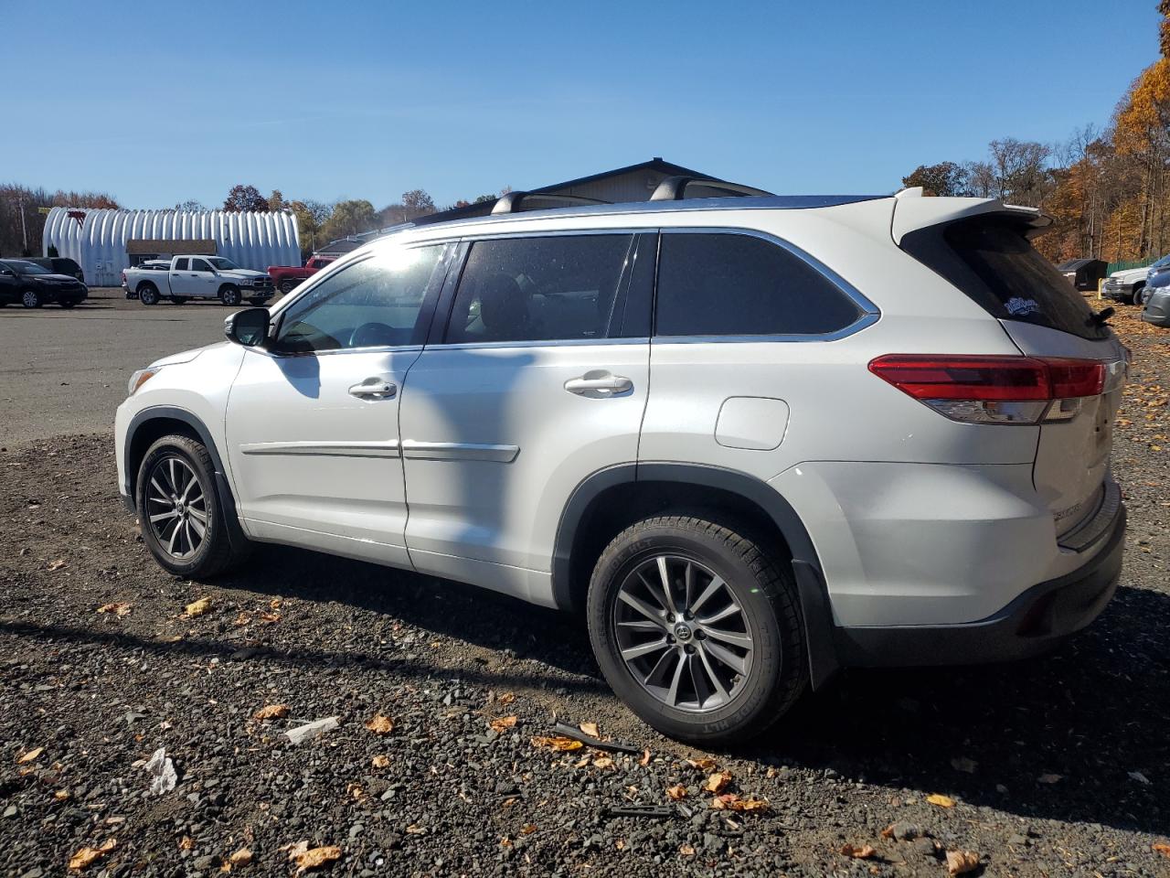 2018 Toyota Highlander VIN 5TDJZRFH9JS885311 Copart auction photo, front end / side damage thumbnail 2