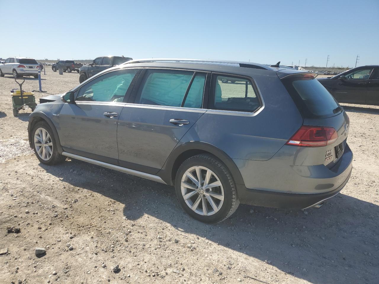 2017 Volkswagen Golf VIN 3VWH17AU4HM508505 Copart auction photo, front end / side damage thumbnail 2