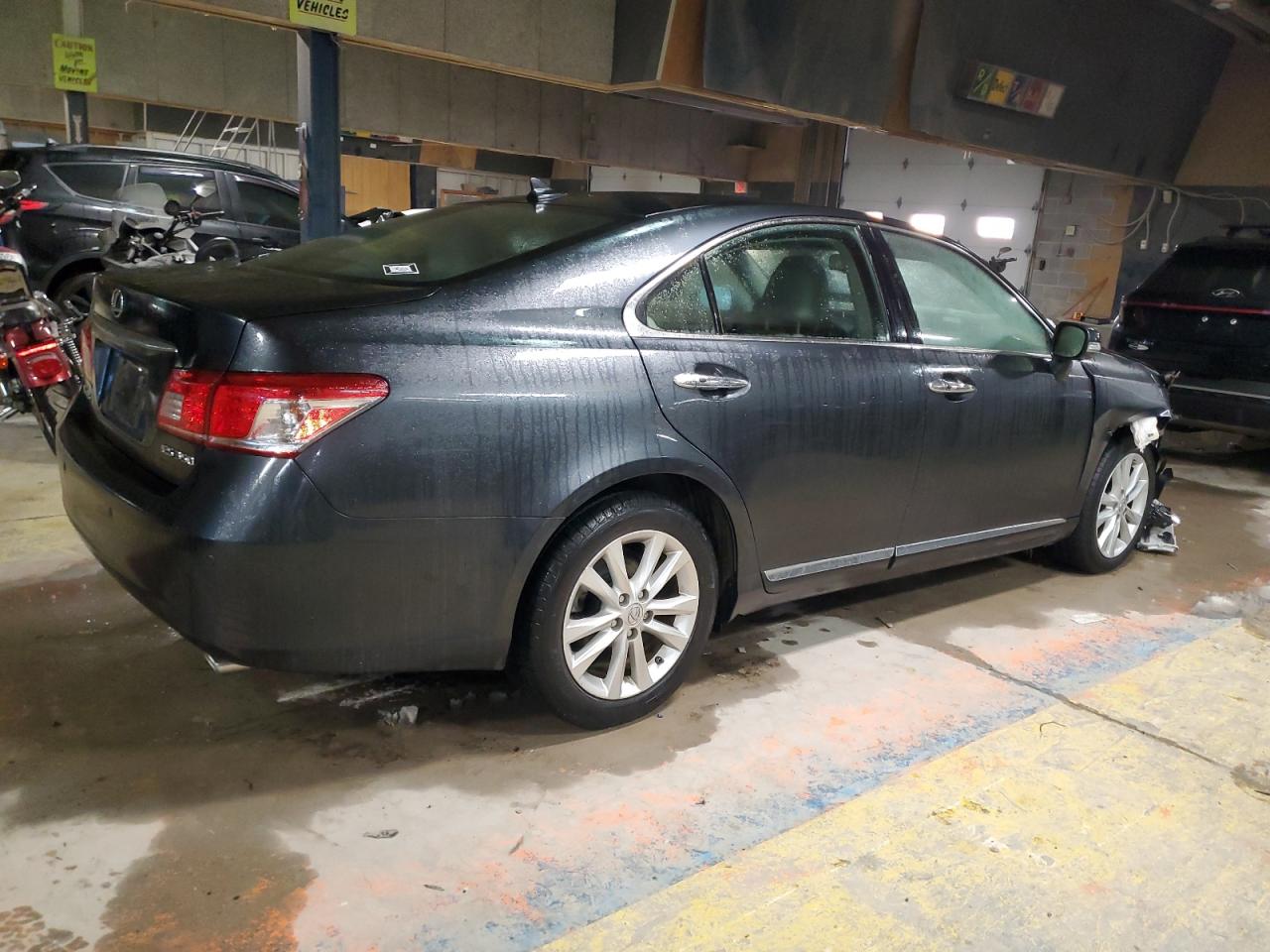 2010 Lexus ES VIN JTHBK1EG1A2384647 Copart auction photo, front end / minor dent/scratches damage thumbnail 3
