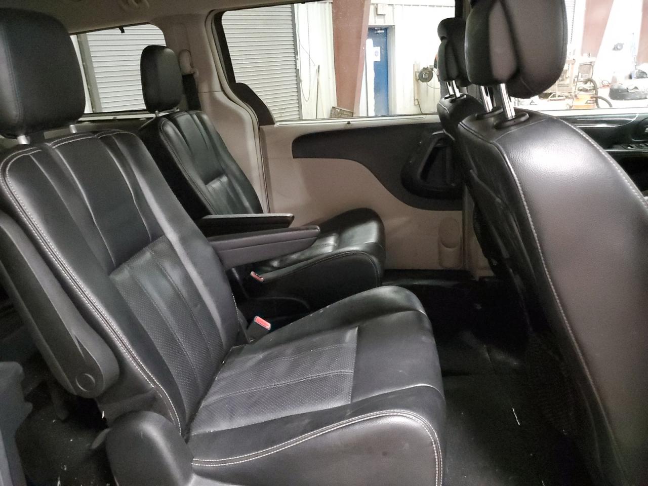 2014 Chrysler Town & Country VIN 2C4RC1CG5ER199878 Copart auction photo, front end / side damage thumbnail 11