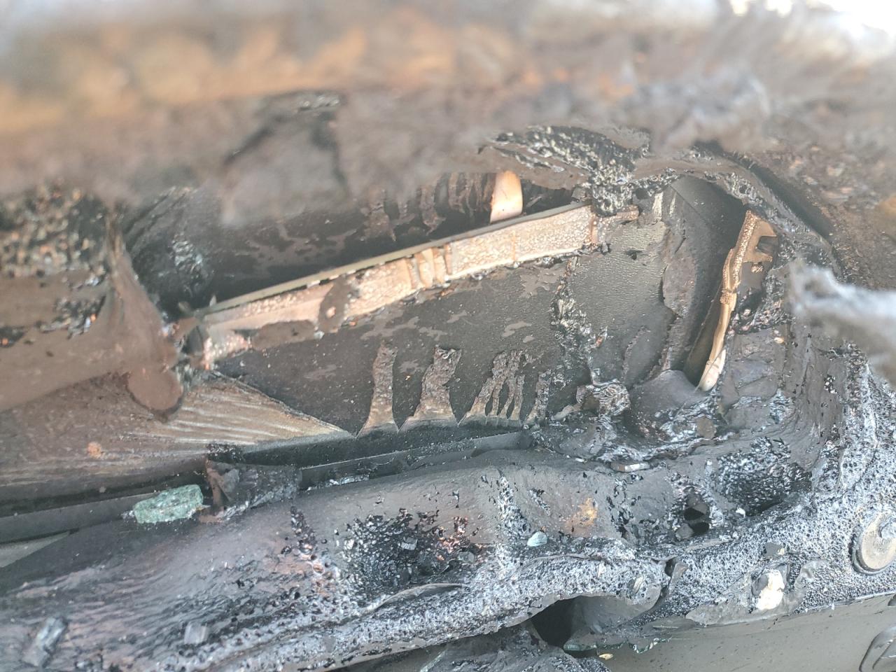 2017 Audi Q7 VIN WA1LAAF75HD029092 Copart auction photo, burn damage thumbnail 9