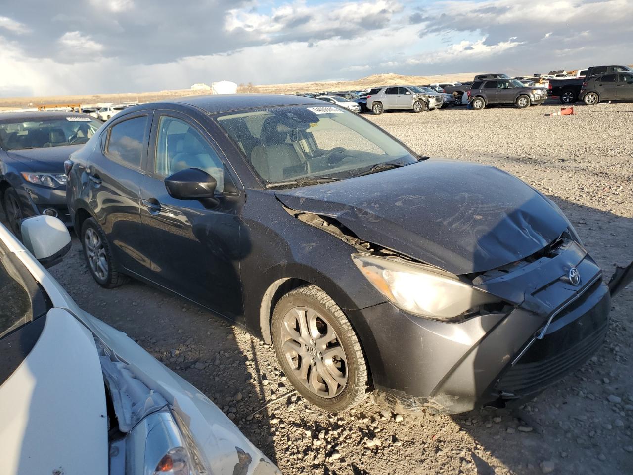 2017 Toyota Yaris VIN 3MYDLBYV0HY158636 Copart auction photo, front end damage thumbnail 4