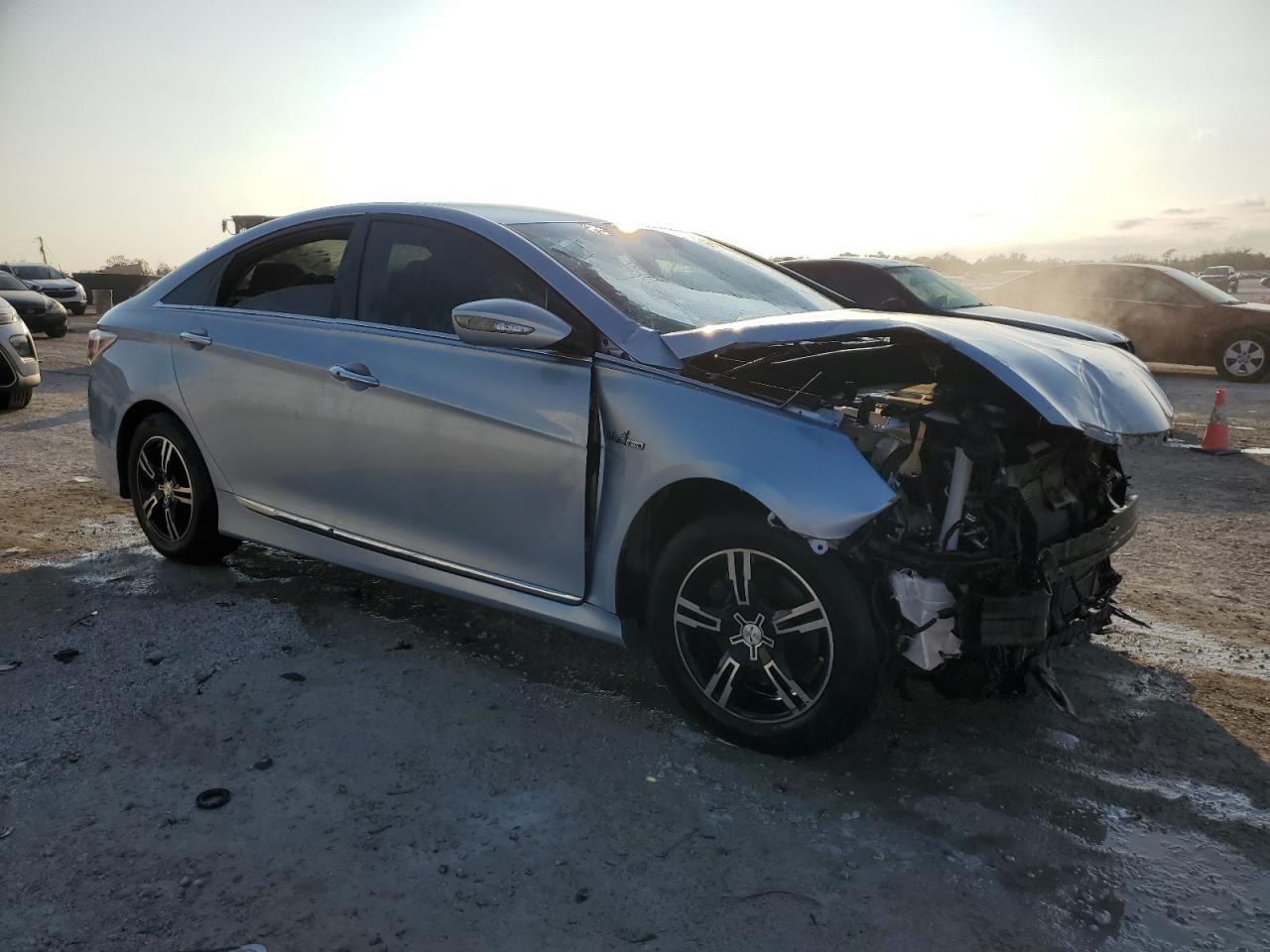 2015 Hyundai Sonata VIN KMHEC4A42FA119298 Copart auction photo, front end damage thumbnail 4