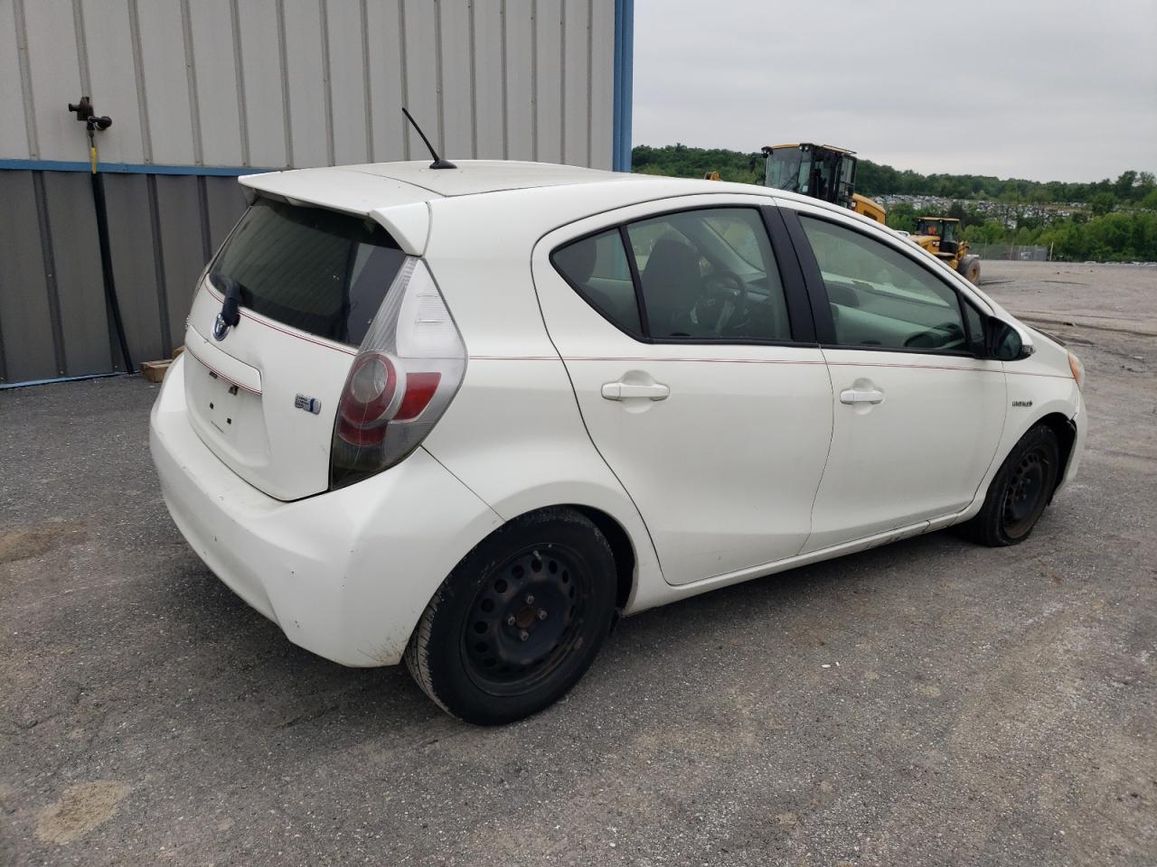 2012 Toyota Prius VIN JTDKDTB3XC1506326 Copart auction photo, normal wear / front end damage thumbnail 3