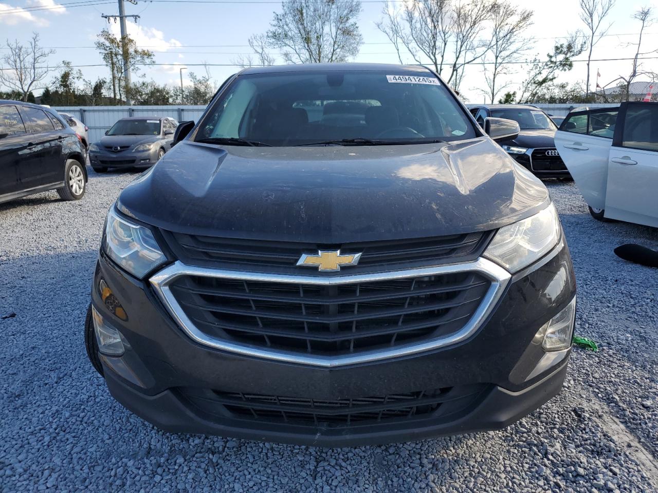 2018 Chevrolet Equinox VIN 2GNAXJEV2J6231976 Copart auction photo, side / front end damage thumbnail 5
