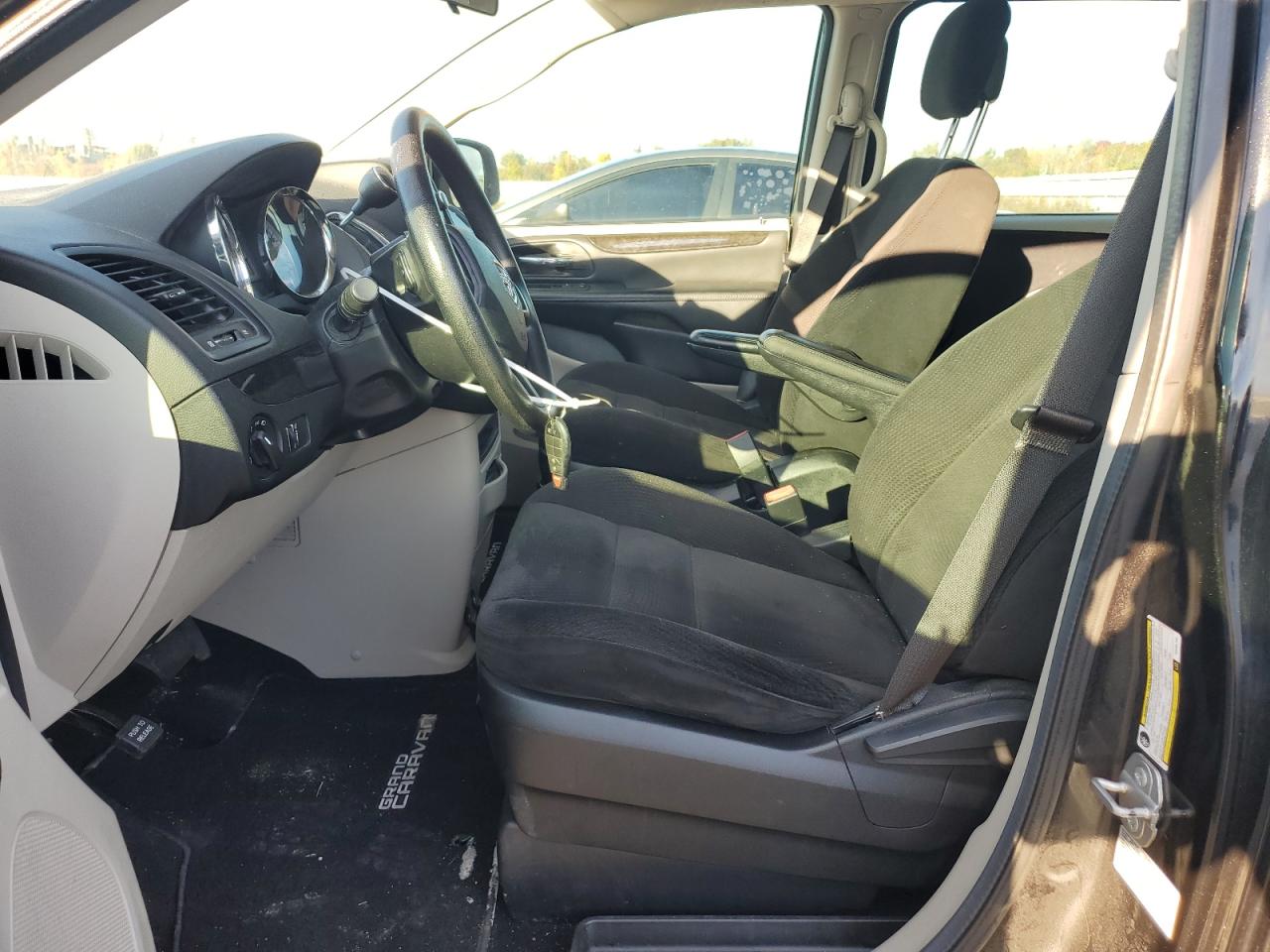 2016 Dodge Caravan VIN 2C4RDGBG6GR393193 Copart auction photo, front end / minor dent/scratches damage thumbnail 7