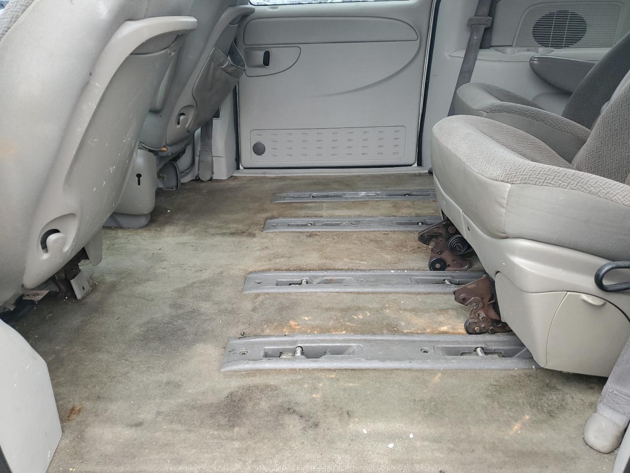2005 Dodge Caravan VIN 1D4GP45R95B404700 Copart auction photo, rear end damage thumbnail 11