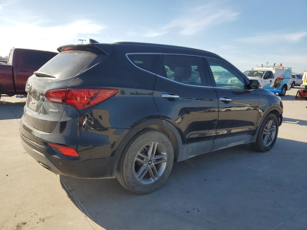 2017 Hyundai Santa Fe VIN 5XYZU3LBXHG479284 Copart auction photo, front end damage thumbnail 3