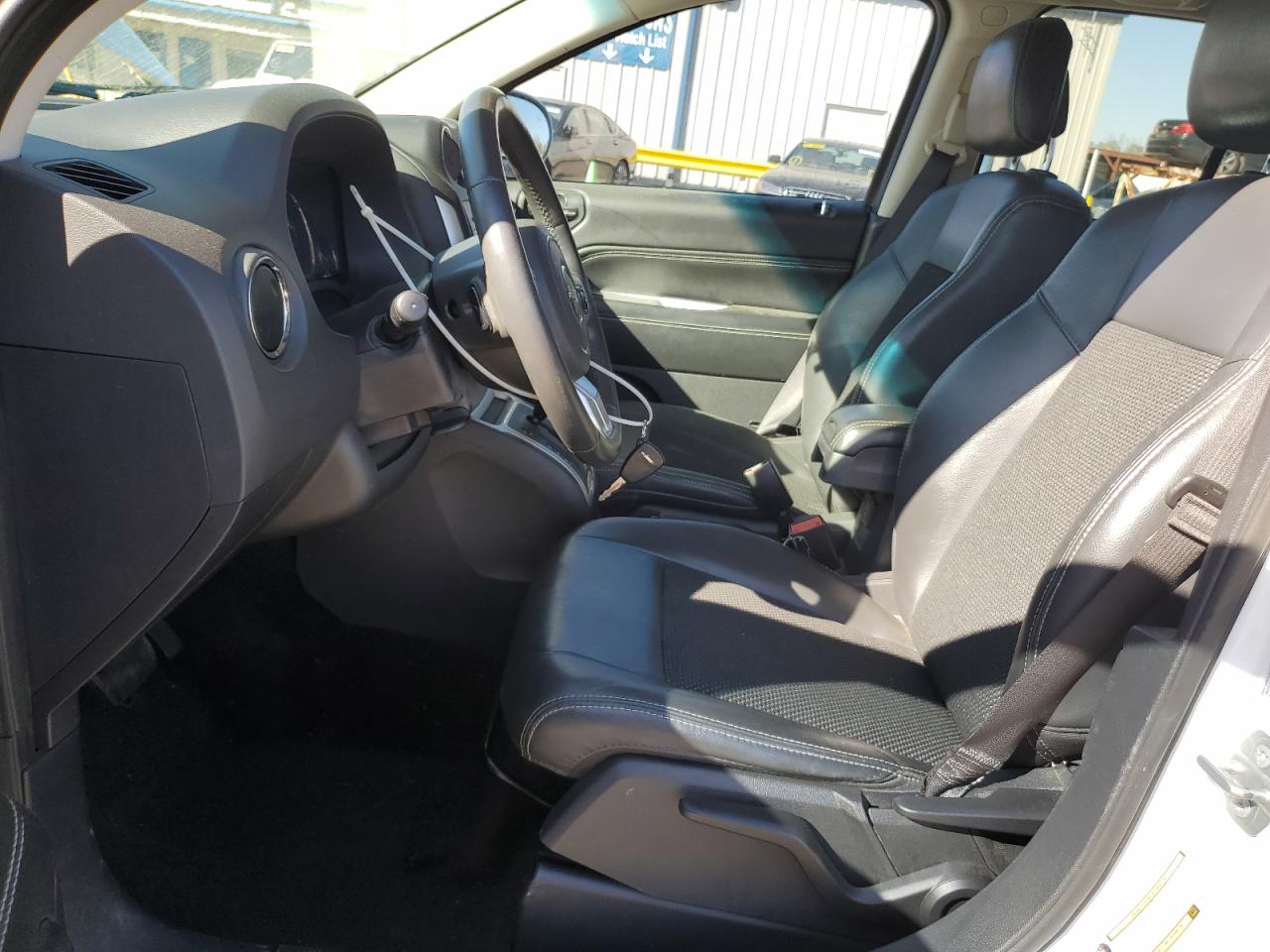 2015 Jeep Compass VIN 1C4NJCEB2FD401761 Copart auction photo, front end / side damage thumbnail 7