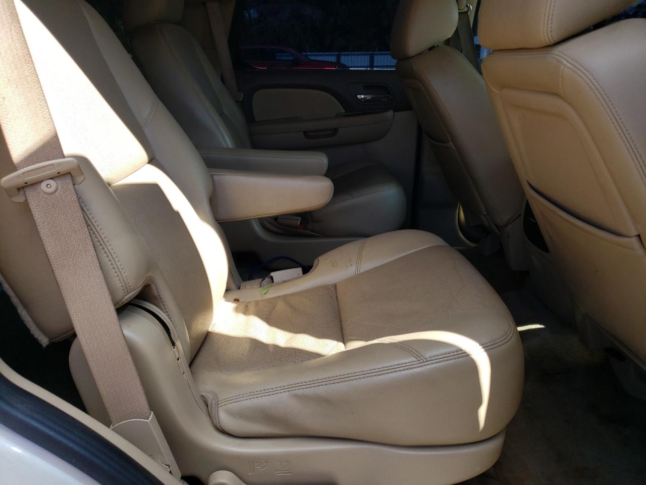 2011 Chevrolet Tahoe VIN 1GNSCCE08BR262848 Copart auction photo, front end / minor dent/scratches damage thumbnail 11