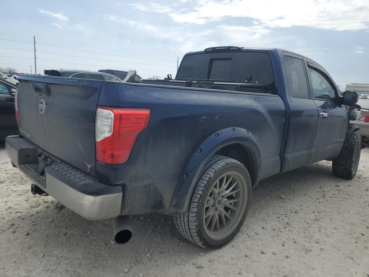 2017 Nissan Titan VIN 1N6AA1CK5HN559026 Copart auction photo, front end / minor dent/scratches damage thumbnail 3