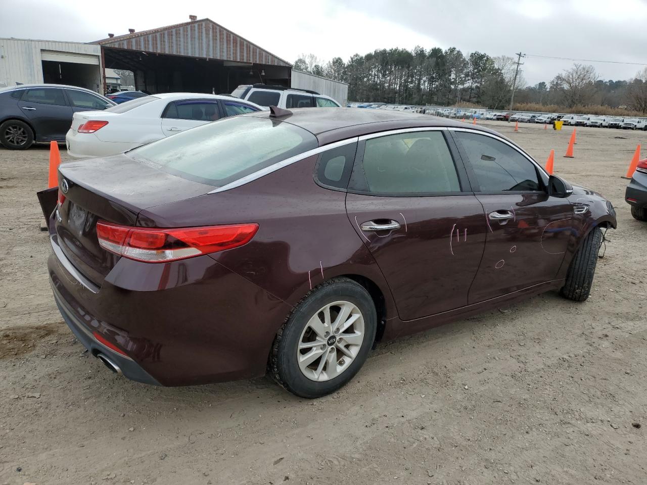2018 KIA Optima VIN 5XXGT4L37JG218763 Copart auction photo, front end damage thumbnail 3