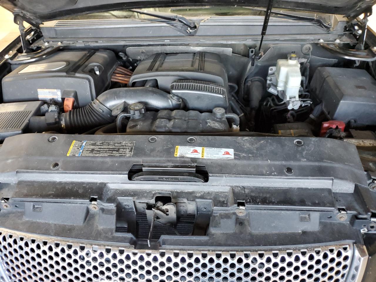 2010 GMC Yukon VIN 1GKUKGEJ8AR267460 Copart auction photo, side / rear end damage thumbnail 12