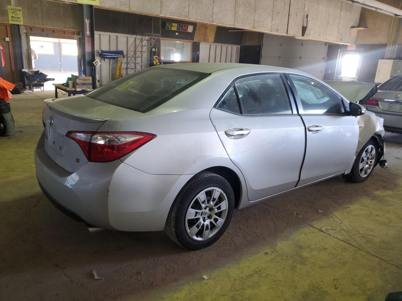 2015 Toyota Corolla VIN 2T1BURHE3FC326987 Copart auction photo, front end / minor dent/scratches damage thumbnail 3