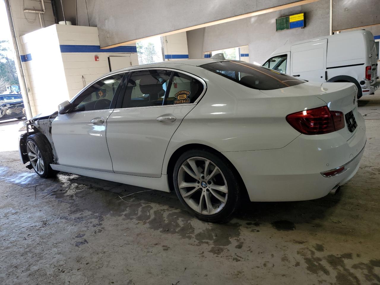2015 BMW 5er VIN WBA5B1C50FD917998 Copart auction photo, front end damage thumbnail 2