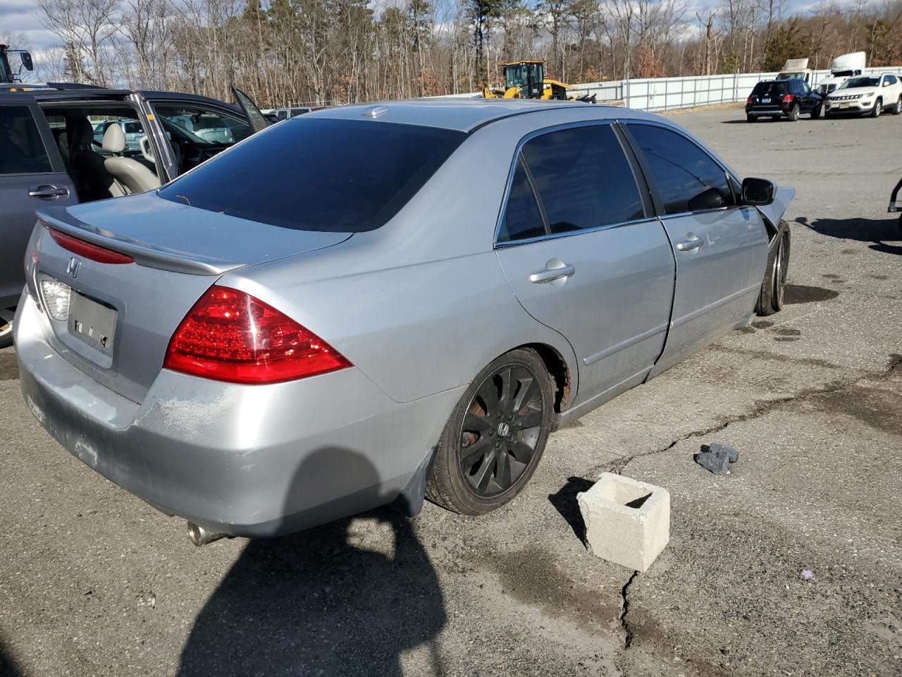 2007 Honda Accord VIN 1HGCM66817A022466 Copart auction photo, front end damage thumbnail 3