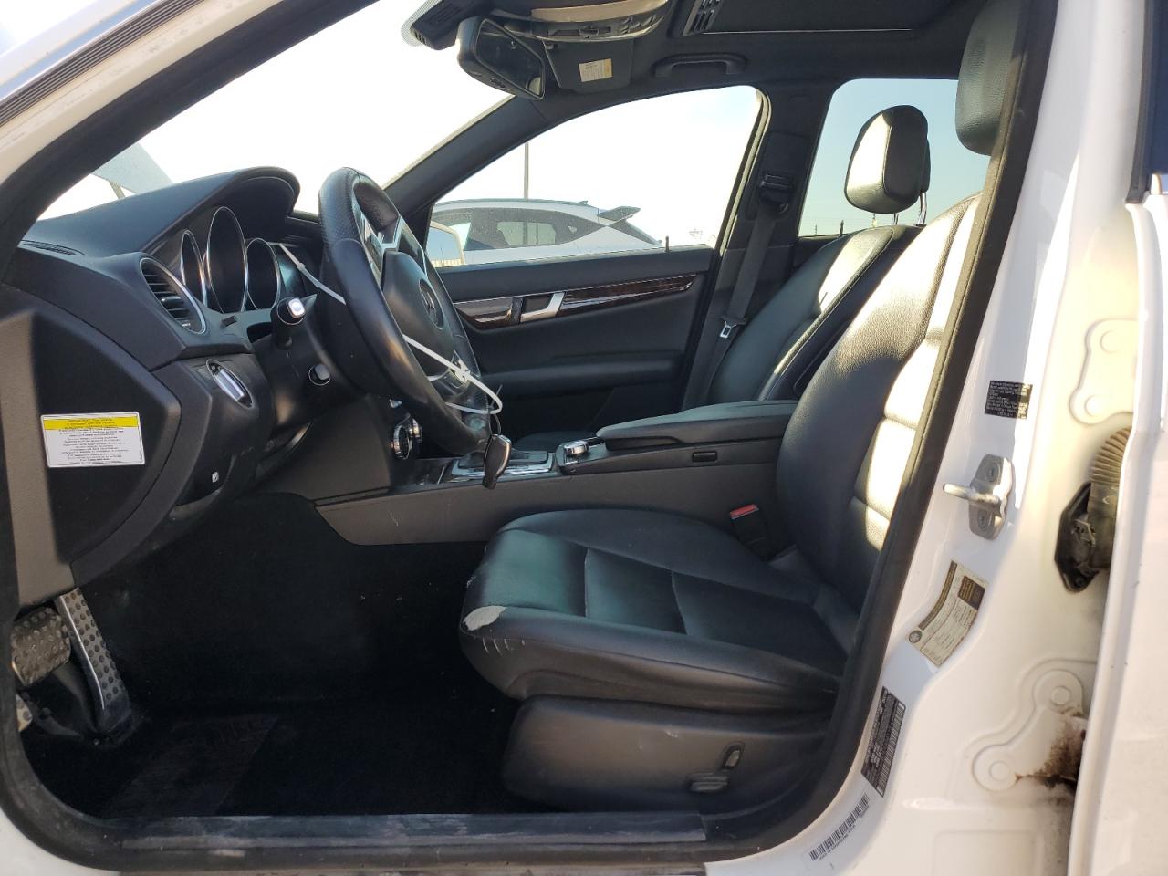 2014 Mercedes-Benz C-klasse VIN WDDGF4HB7ER306115 Copart auction photo, rear end / minor dent/scratches damage thumbnail 7