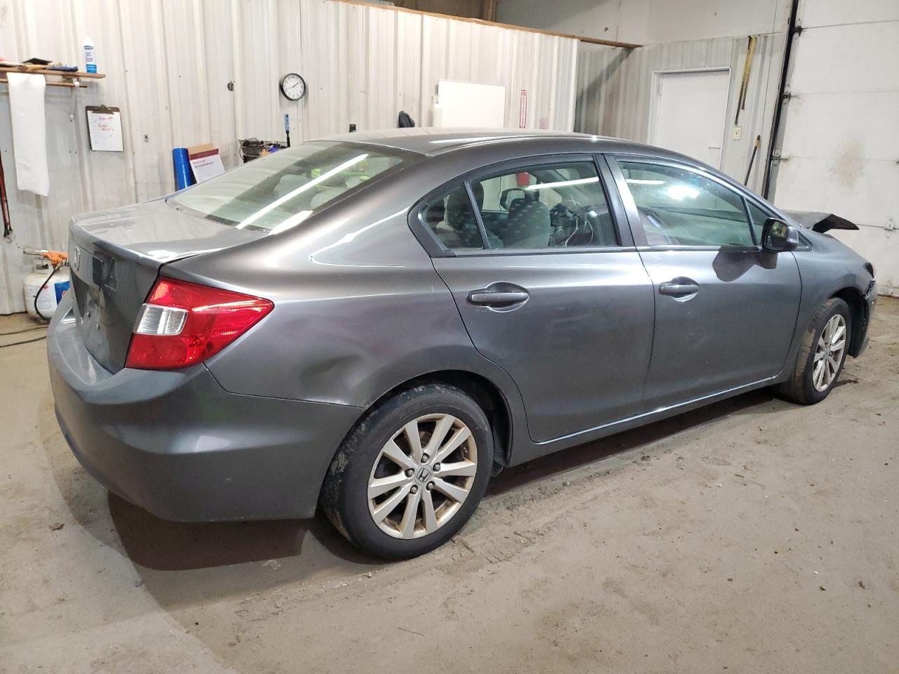2012 Honda Civic VIN 2HGFB2F83CH334439 Copart auction photo, front end / minor dent/scratches damage thumbnail 3