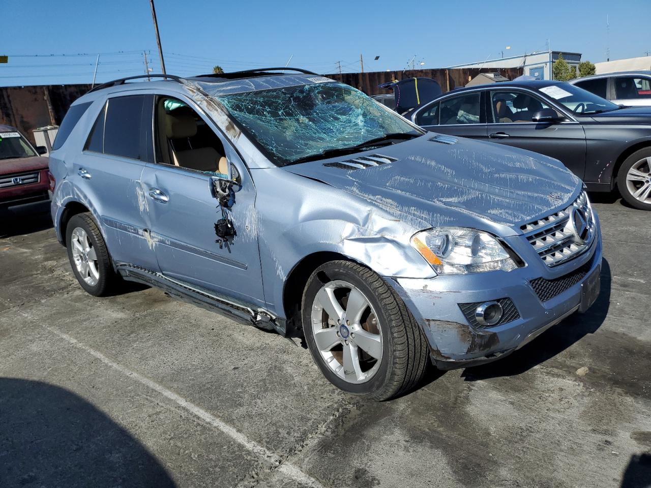 2011 Mercedes-Benz M-klasse VIN 4JGBB5GB0BA694950 Copart auction photo, all over damage thumbnail 4