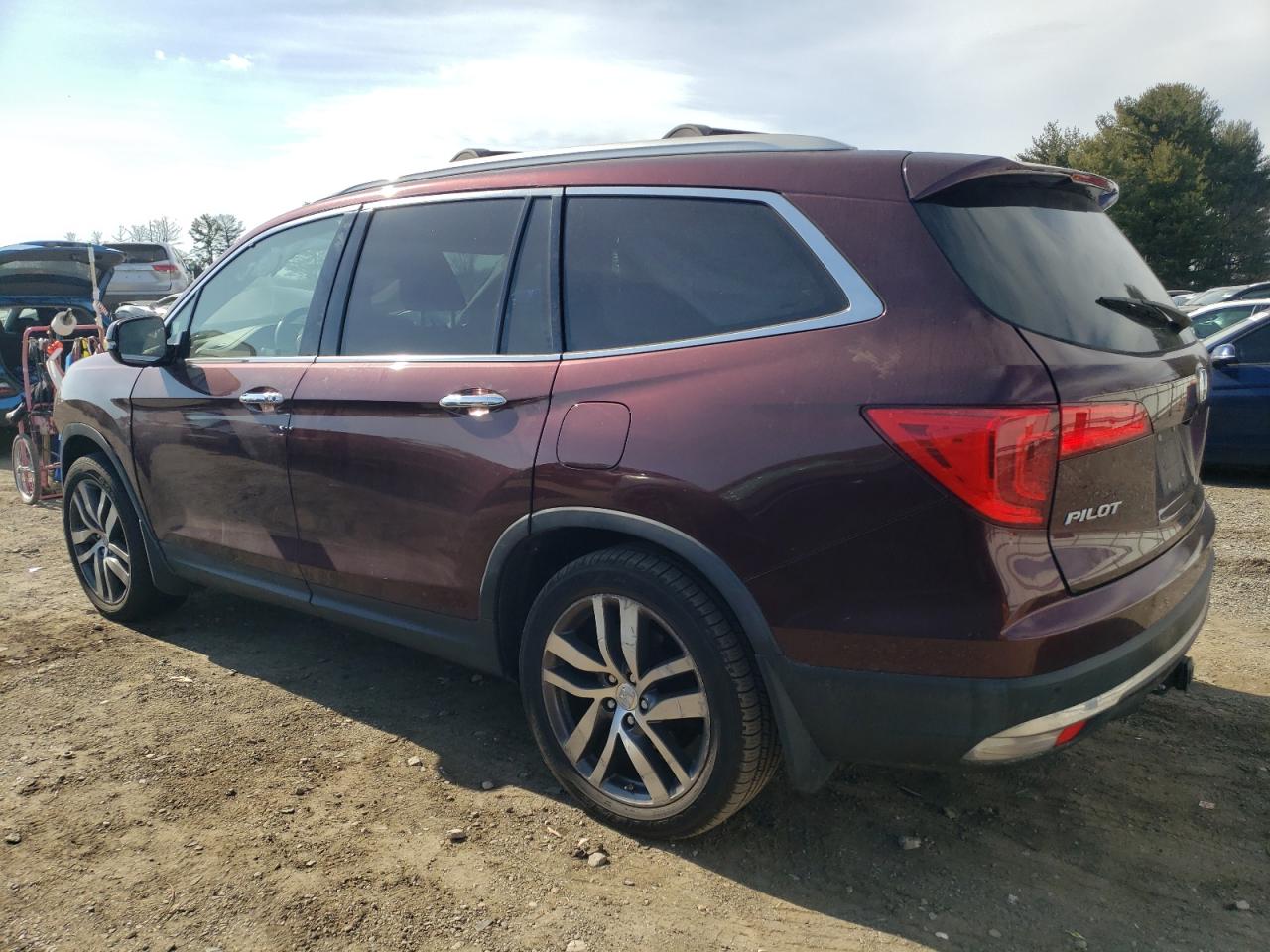 2017 Honda Pilot VIN 5FNYF6H96HB014943 Copart auction photo, front end / minor dent/scratches damage thumbnail 2