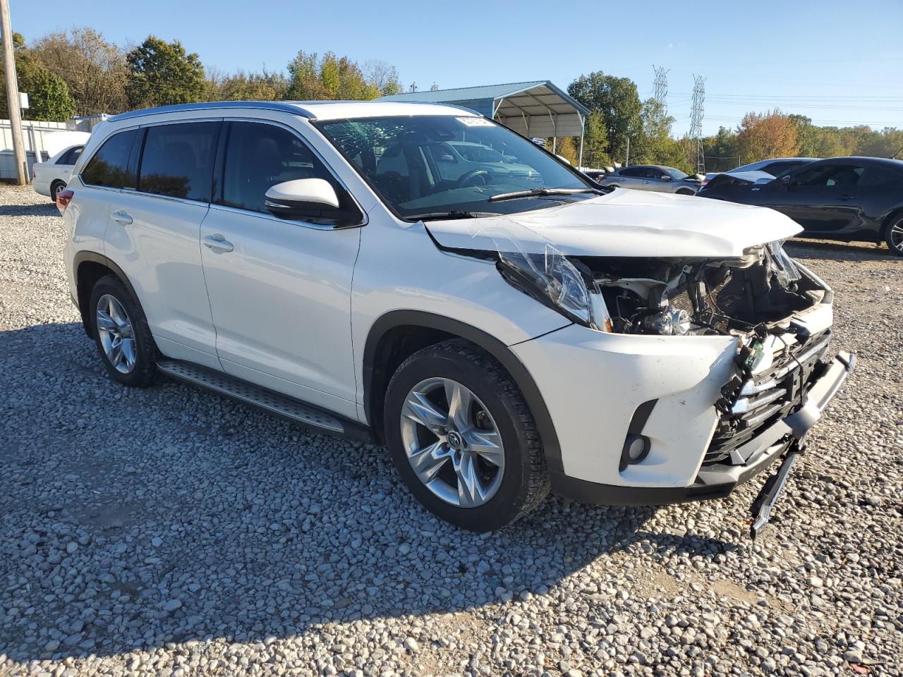 2017 Toyota Highlander VIN 5TDYZRFH9HS215234 Copart auction photo, front end damage thumbnail 4