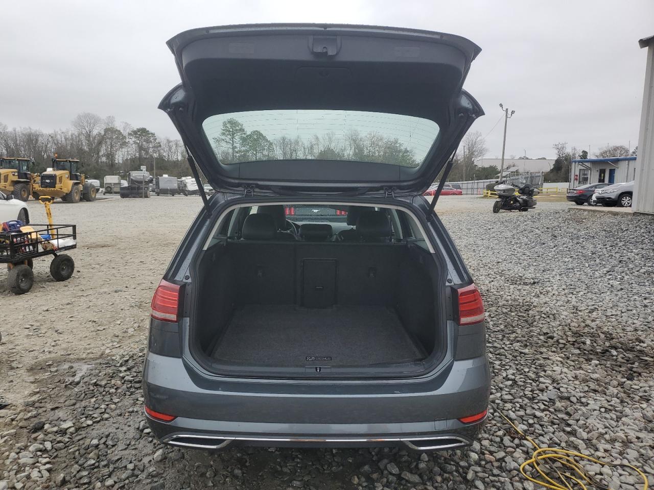 2018 Volkswagen Golf VIN 3VWD17AU0JM759543 Copart auction photo, front end / side damage thumbnail 6