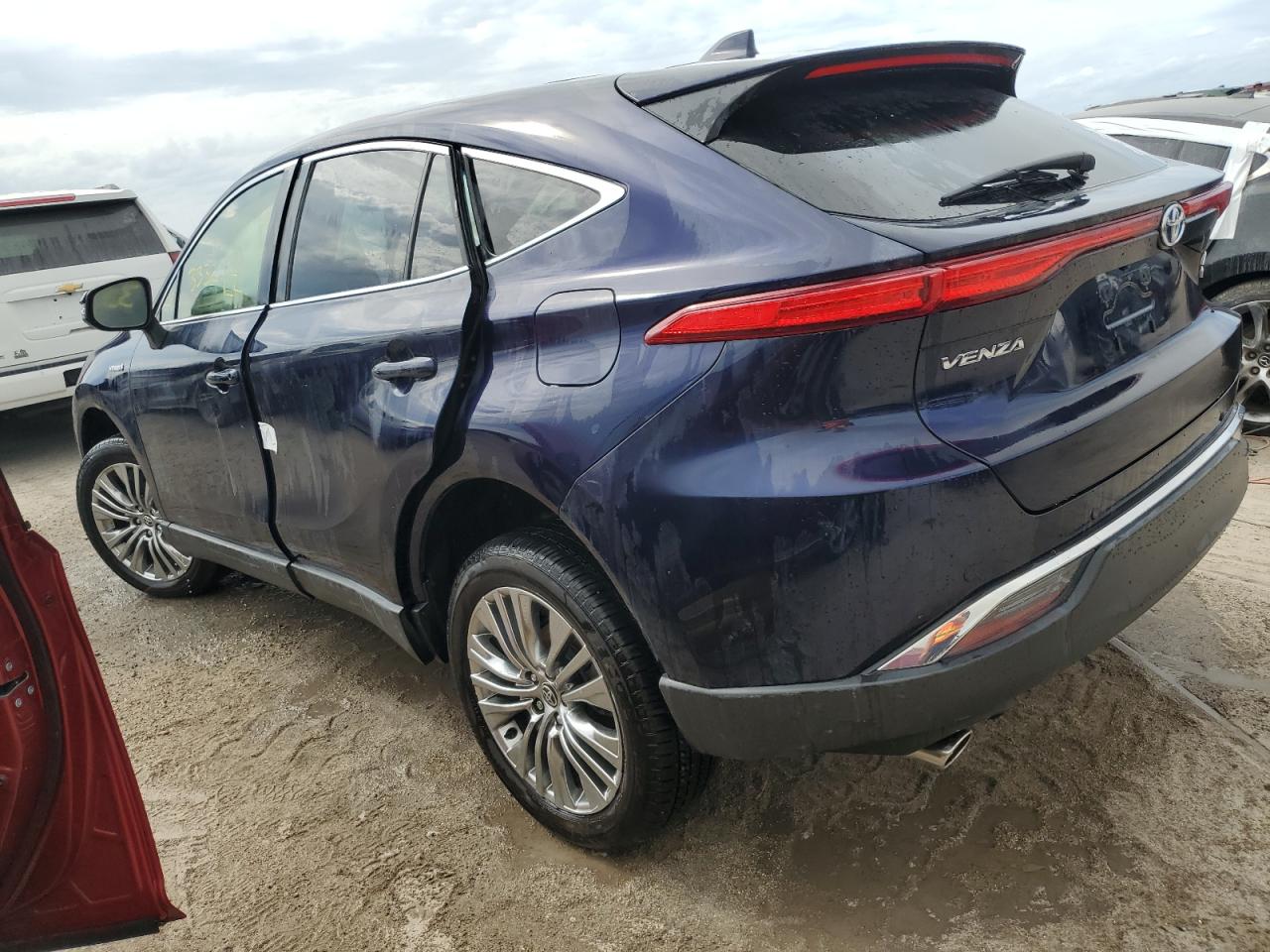 2021 Toyota Venza VIN JTEAAAAH2MJ060644 Copart auction photo, water/flood damage thumbnail 2