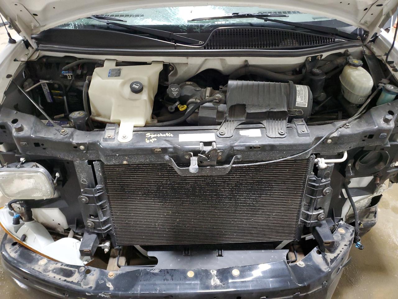 2005 Chevrolet Express VIN 1GCGG25V851121970 Copart auction photo, front end / side damage thumbnail 12