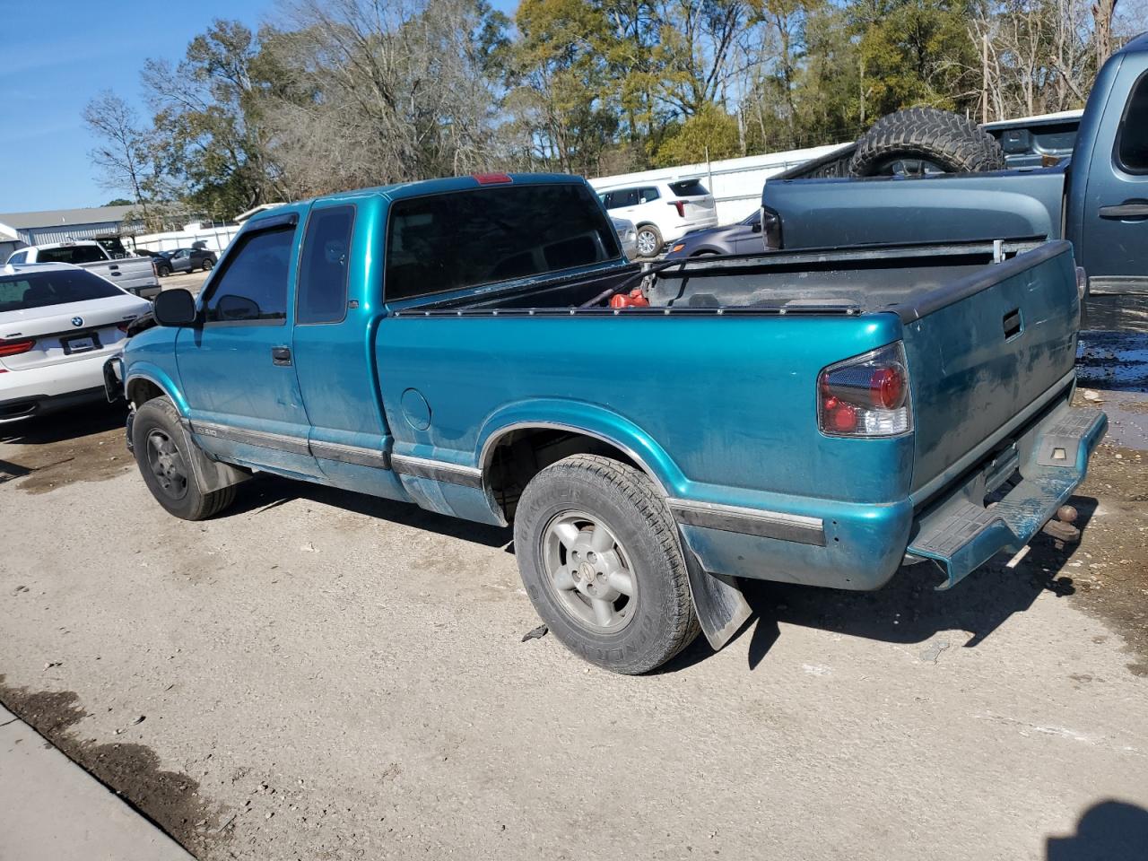 1995 Chevrolet S-10 Pickup VIN 1GCDT19W7S8154599 Copart auction photo, front end damage thumbnail 2
