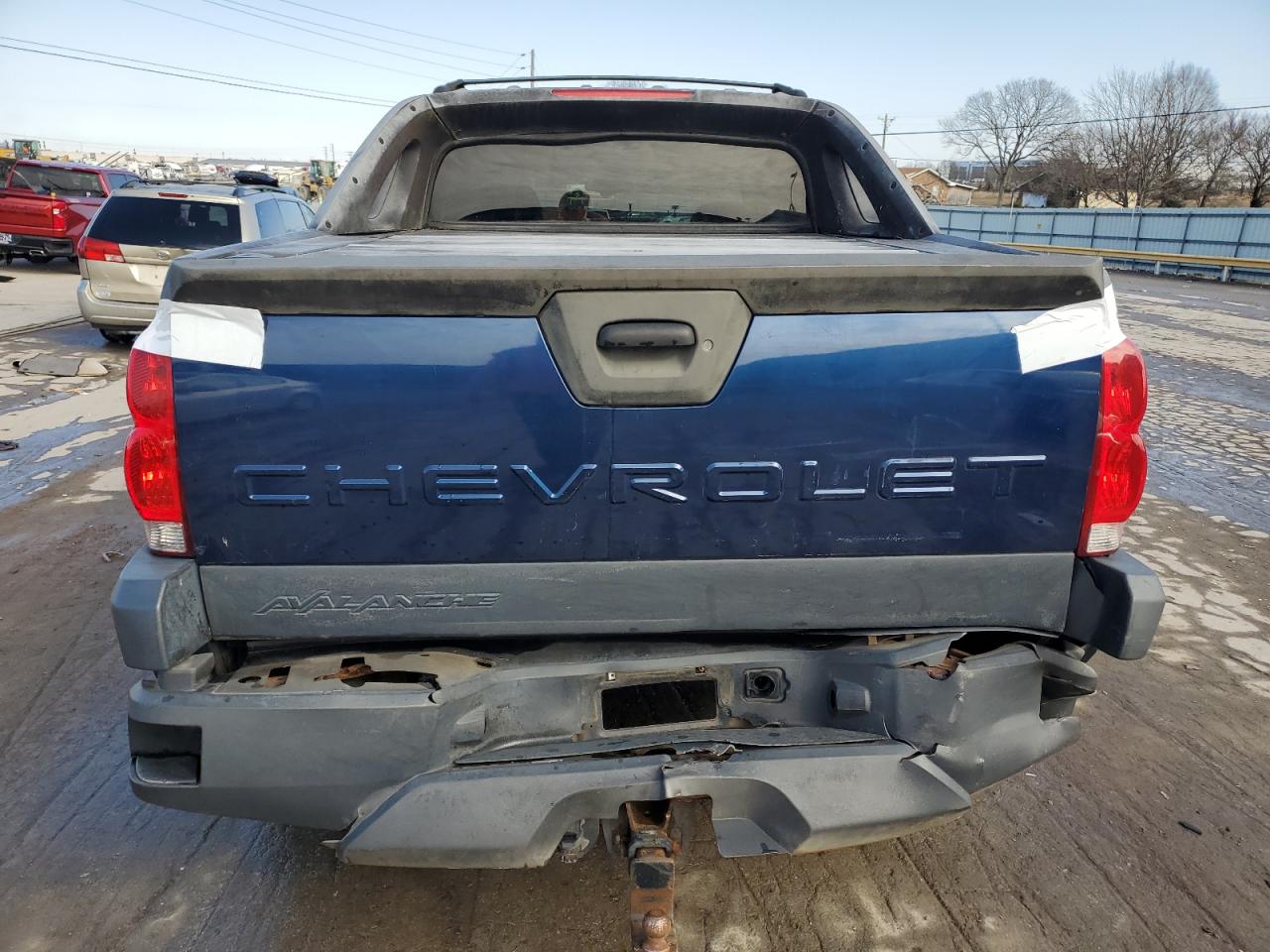 2002 Chevrolet Avalanche VIN 3GNEK13T62G347799 Copart auction photo, rear end damage thumbnail 6