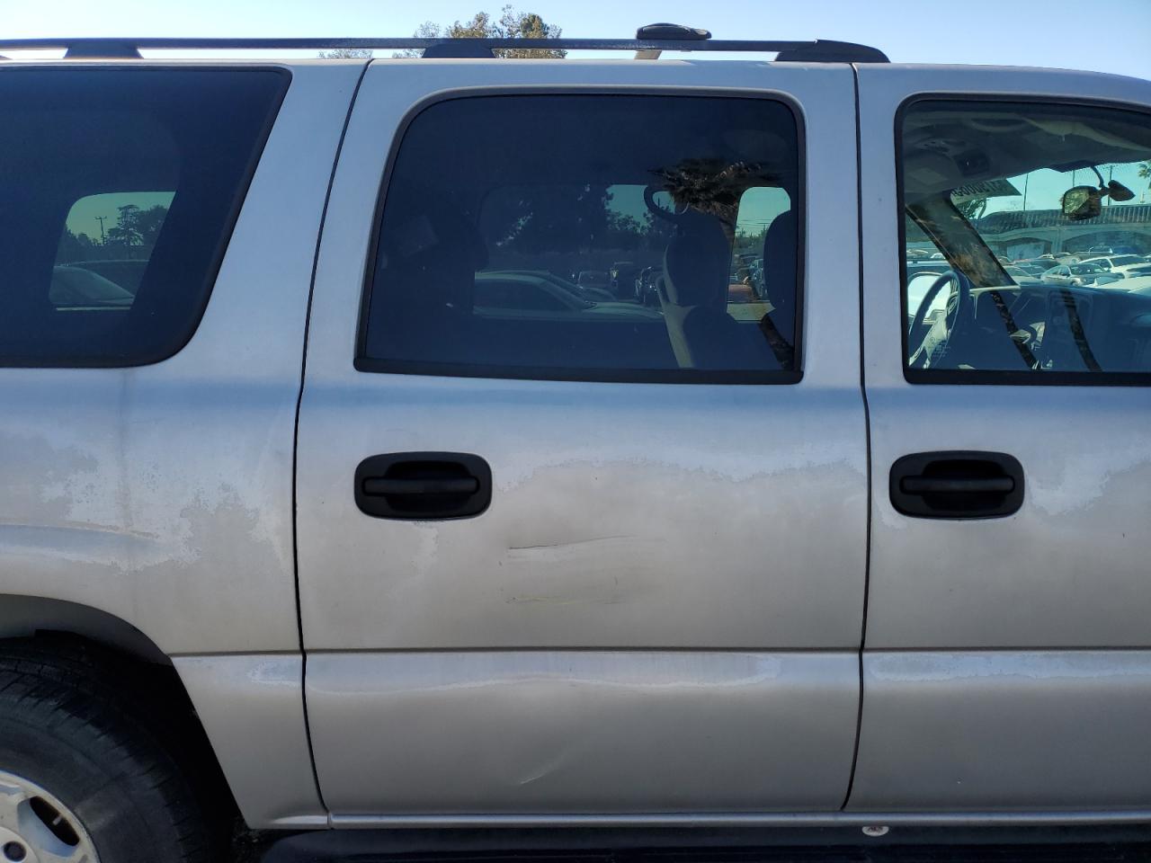 2006 Chevrolet Suburban VIN 1GNEC16Z66J128522 Copart auction photo, water/flood / minor dent/scratches damage thumbnail 10