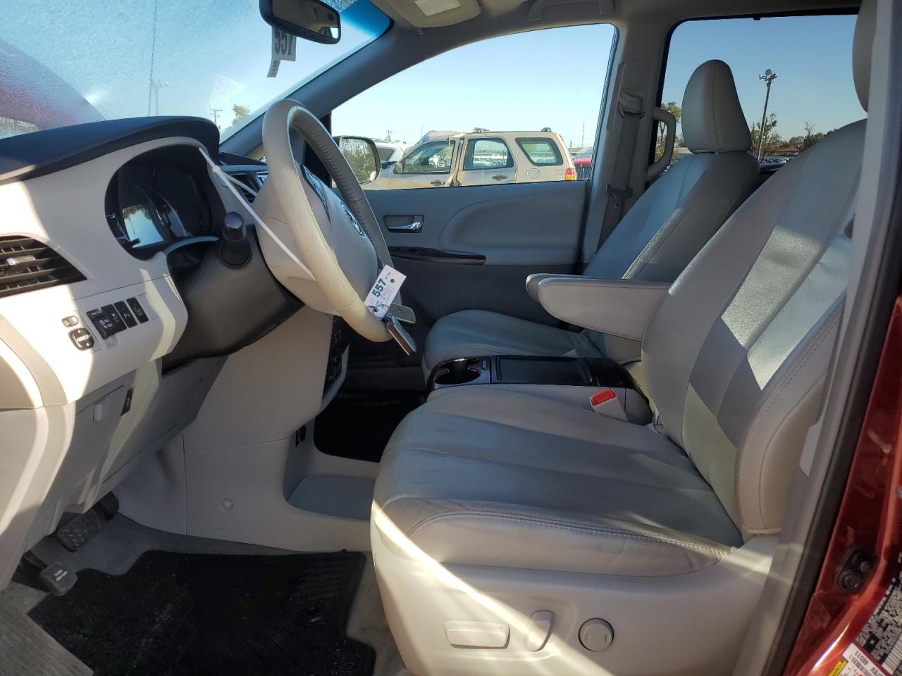 2013 Toyota Sienna VIN 5TDYK3DC8DS393090 Copart auction photo, rear end damage thumbnail 7