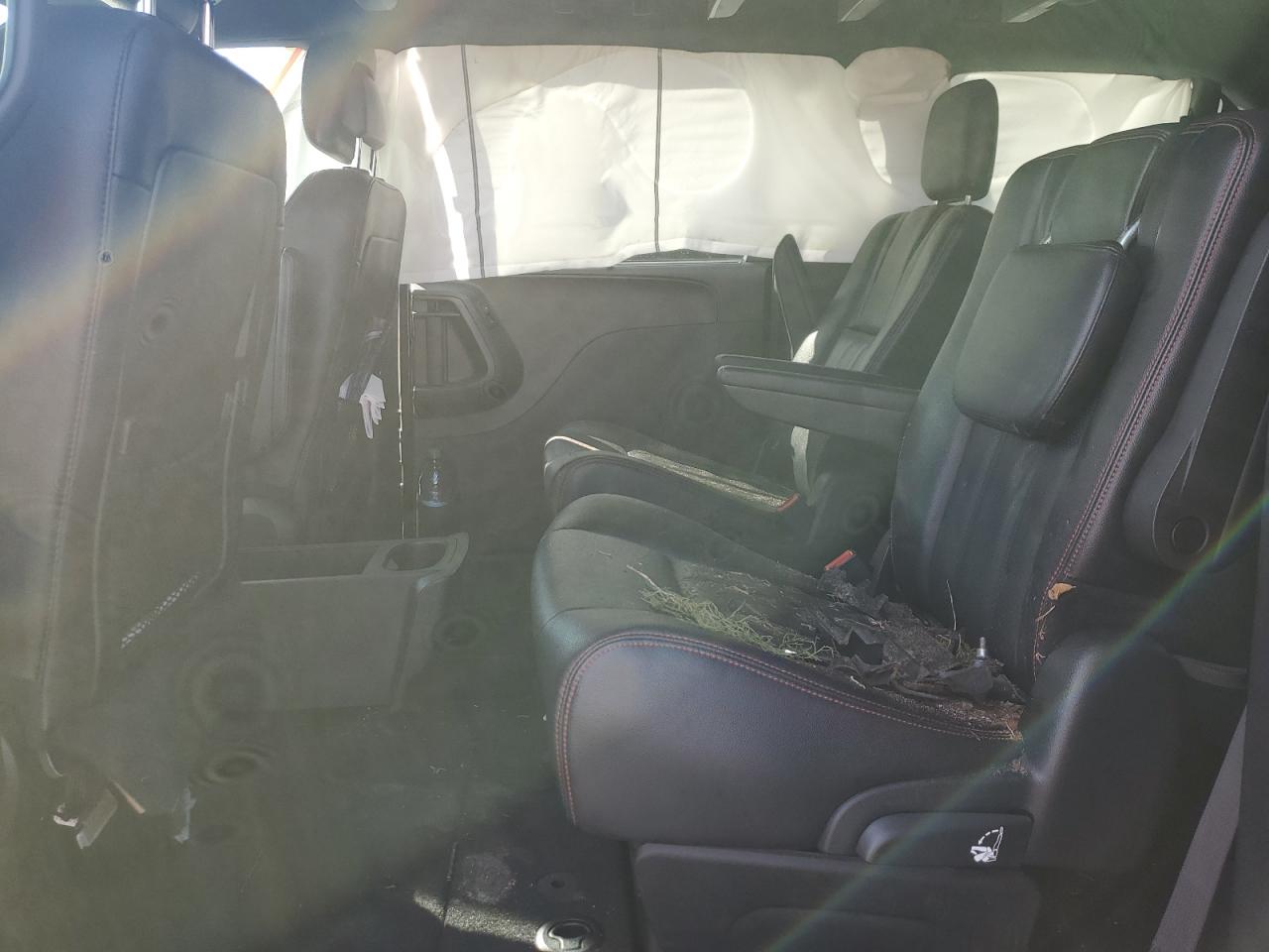 2019 Dodge Caravan VIN 2C4RDGEG6KR556929 Copart auction photo, front end / side damage thumbnail 11
