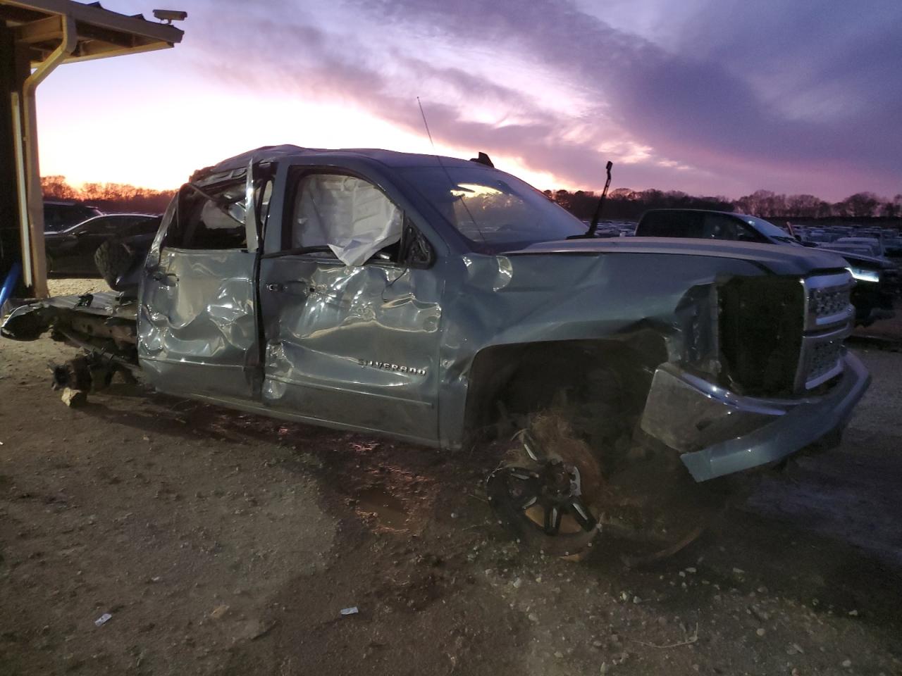 2015 Chevrolet Silverado VIN 3GCUKREC1FG319172 Copart auction photo, all over damage thumbnail 4