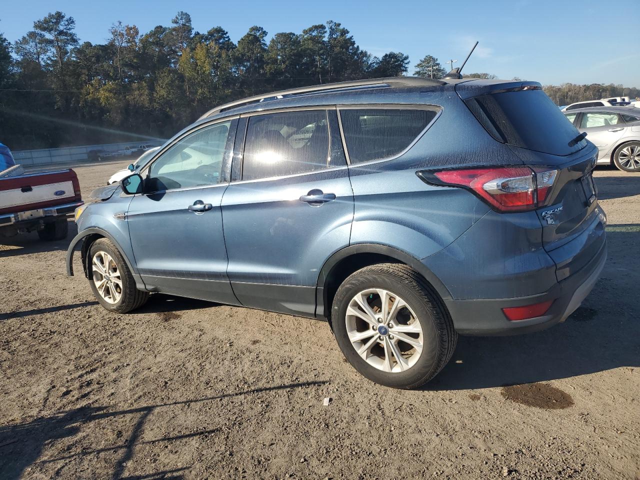2018 Ford Escape VIN 1FMCU0GD2JUA39575 Copart auction photo, front end damage thumbnail 2