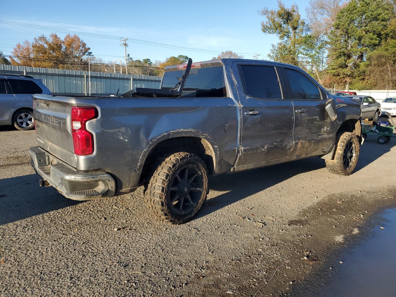 2019 Chevrolet Silverado VIN 3GCUYDED6KG165482 Copart auction photo, all over damage thumbnail 3