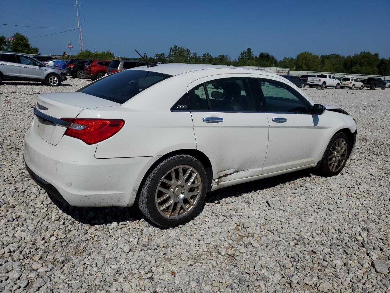 2013 Chrysler 200 VIN 1C3CCBCG6DN634757 Copart auction photo, front end / side damage thumbnail 3